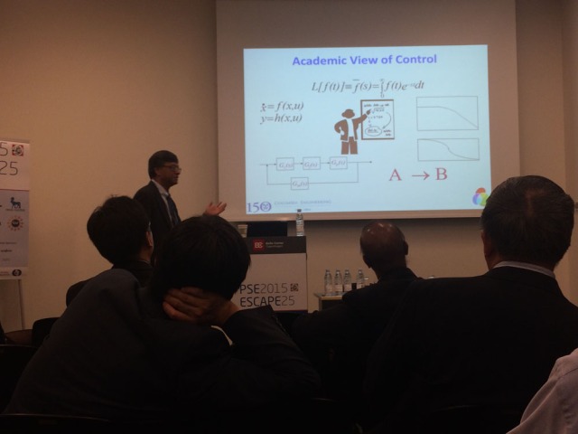 Prof. Ventakasubramaniam explaining the difference view on process control by academics and plant operators